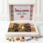 Anneler Gününe Özel Hediyelik Tatlı Paketi Beyaz Kutu 2