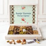 Anneler Gününe Özel Hediyelik Tatlı Paketi Beyaz Kutu 4
