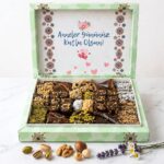 Anneler Gününe Özel Hediyelik Tatlı Paketi Yeşil Kutu 4