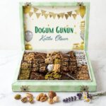 Doğum Gününe Özel Hediyelik Tatlı Paketi Yeşil Kutu 1